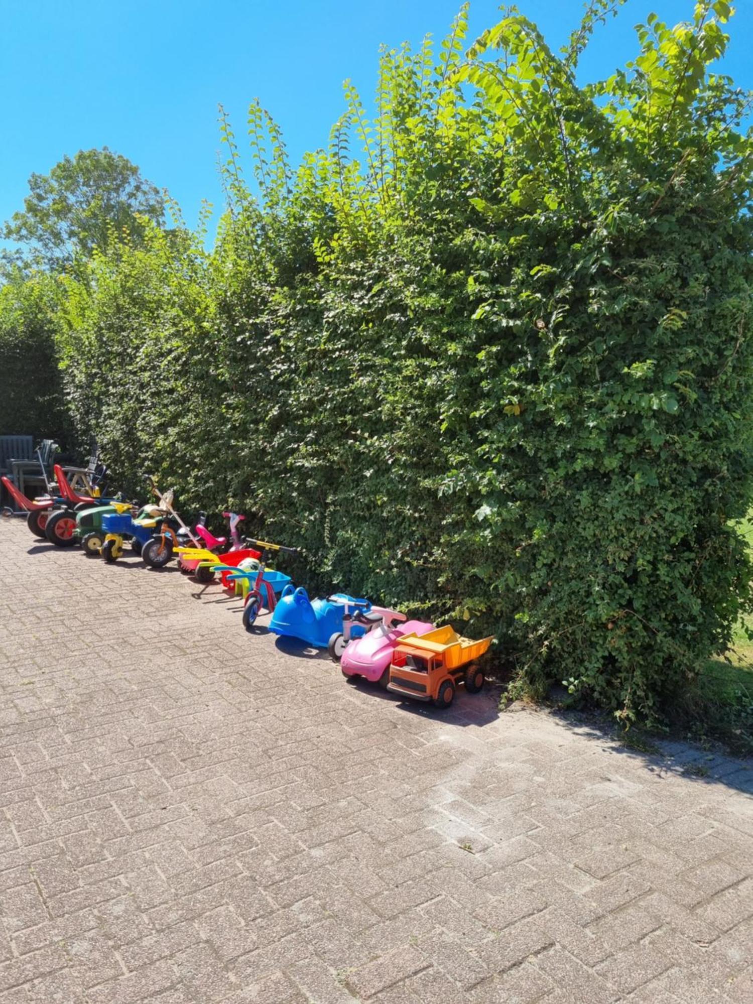 Camping De Tulpenweide Lege Kampeerplaats, Lege Plaats Op Het Gras Zonder Bed Breezand Exterior foto